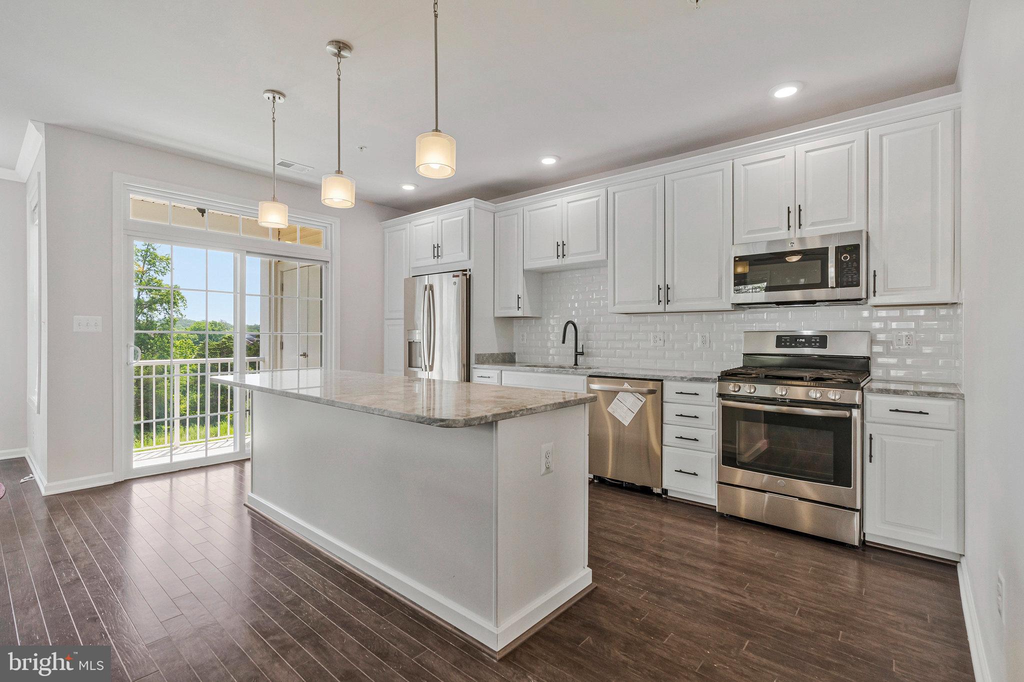 23286 SOUTHDOWN MANOR TER #101