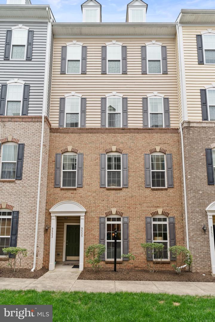 9555 Chancellorsville Ln #10e