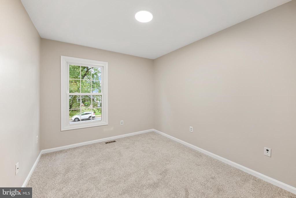 9541 JUSTIN LANE