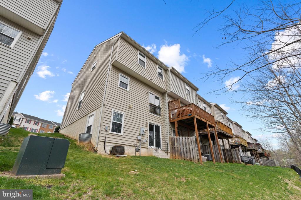 238 Kirby St
