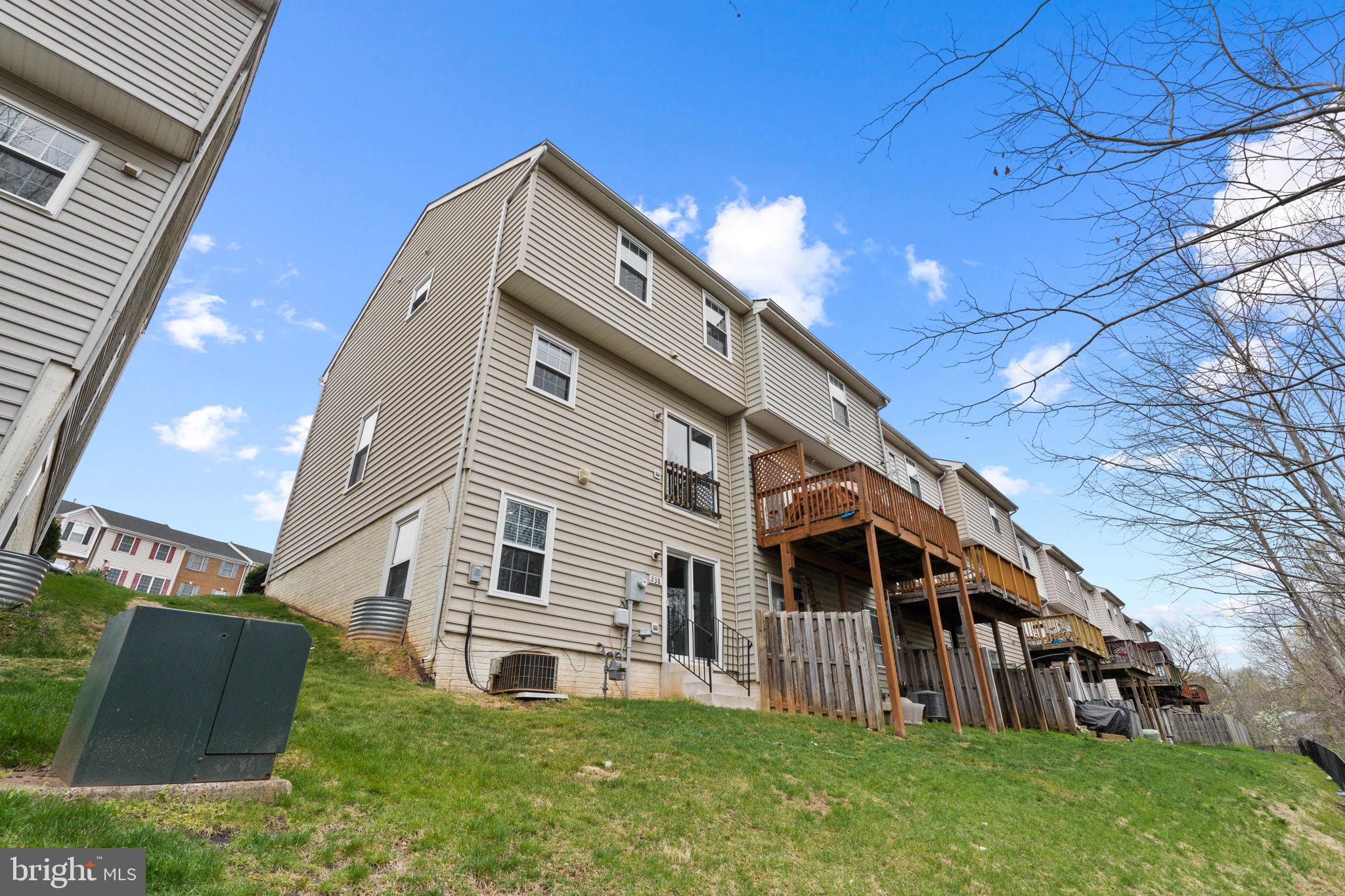 238 Kirby St