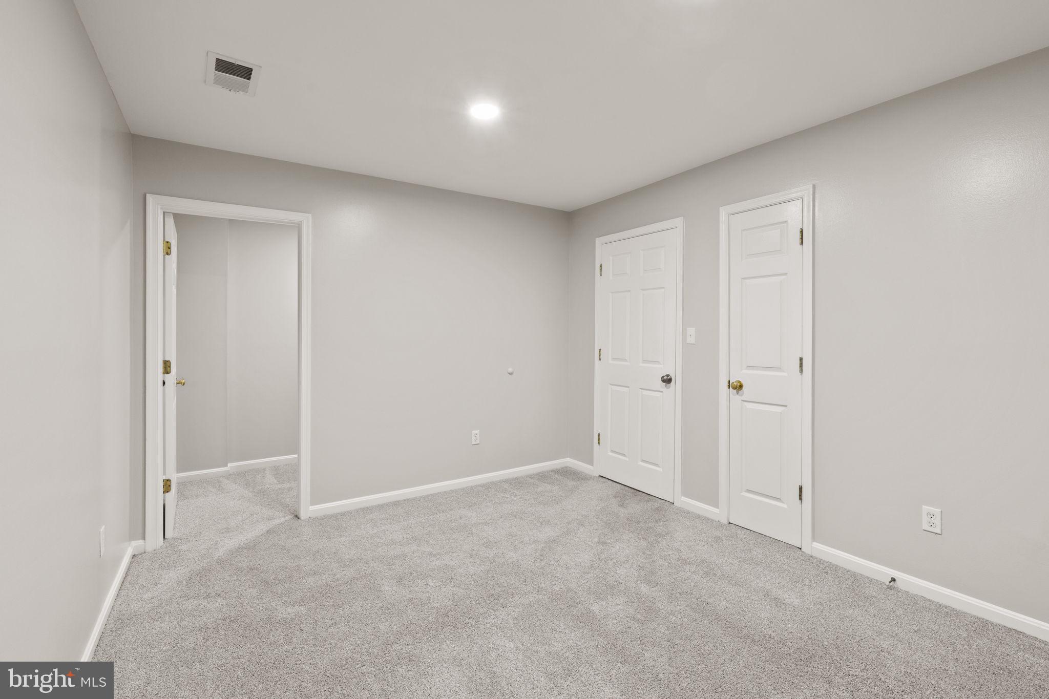 238 Kirby St