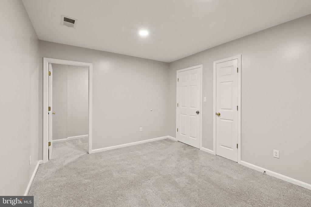 238 Kirby St