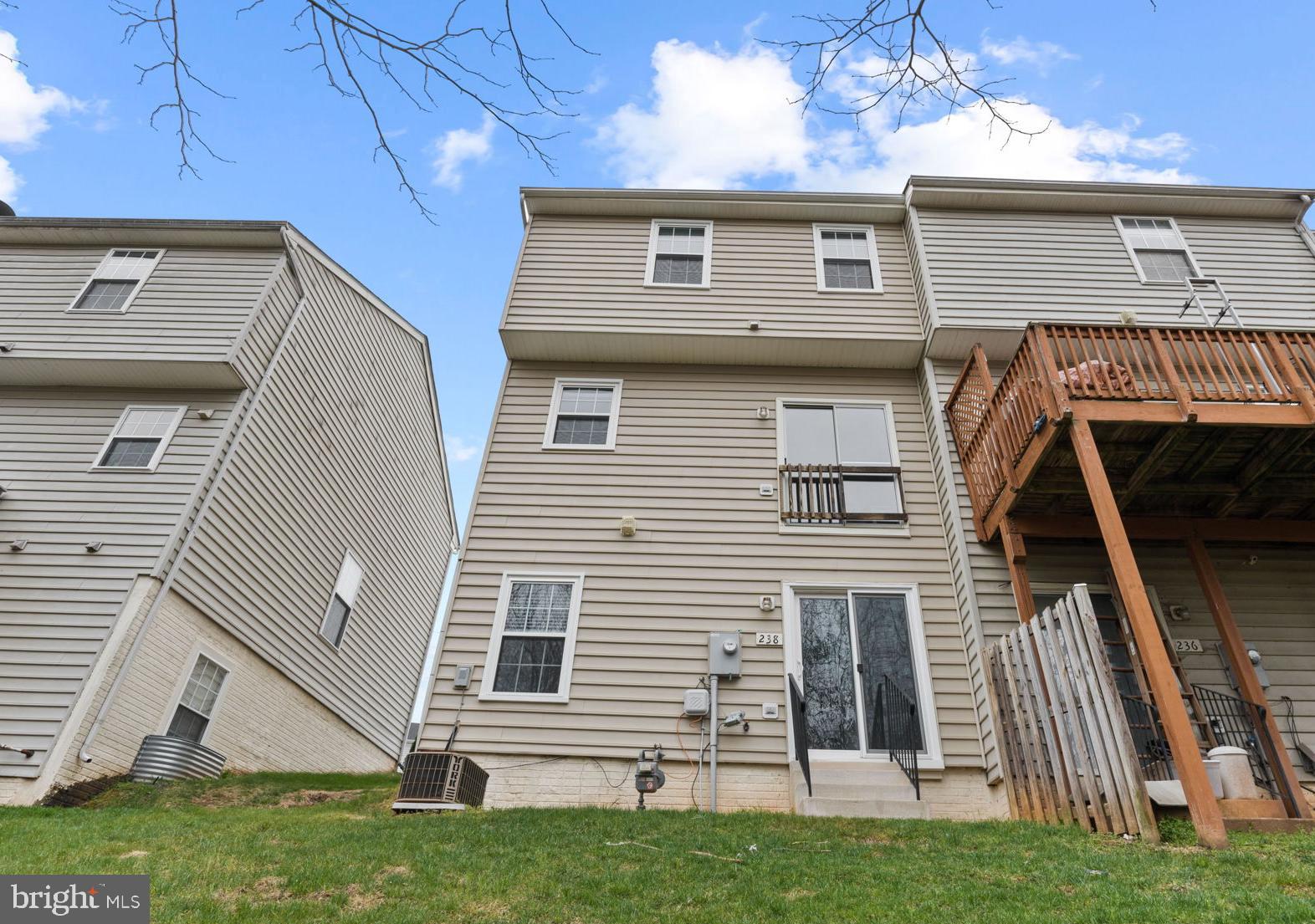 238 Kirby St