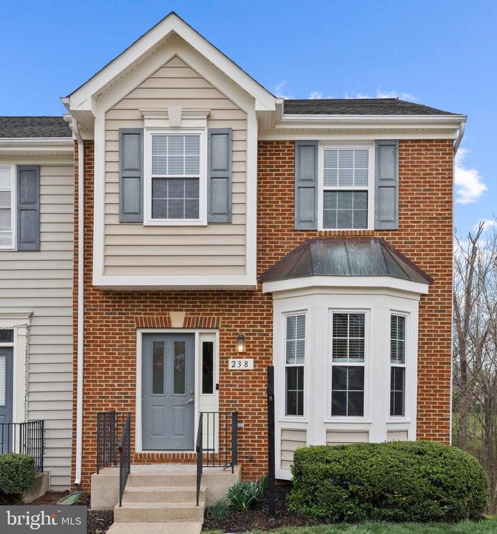 238 Kirby St