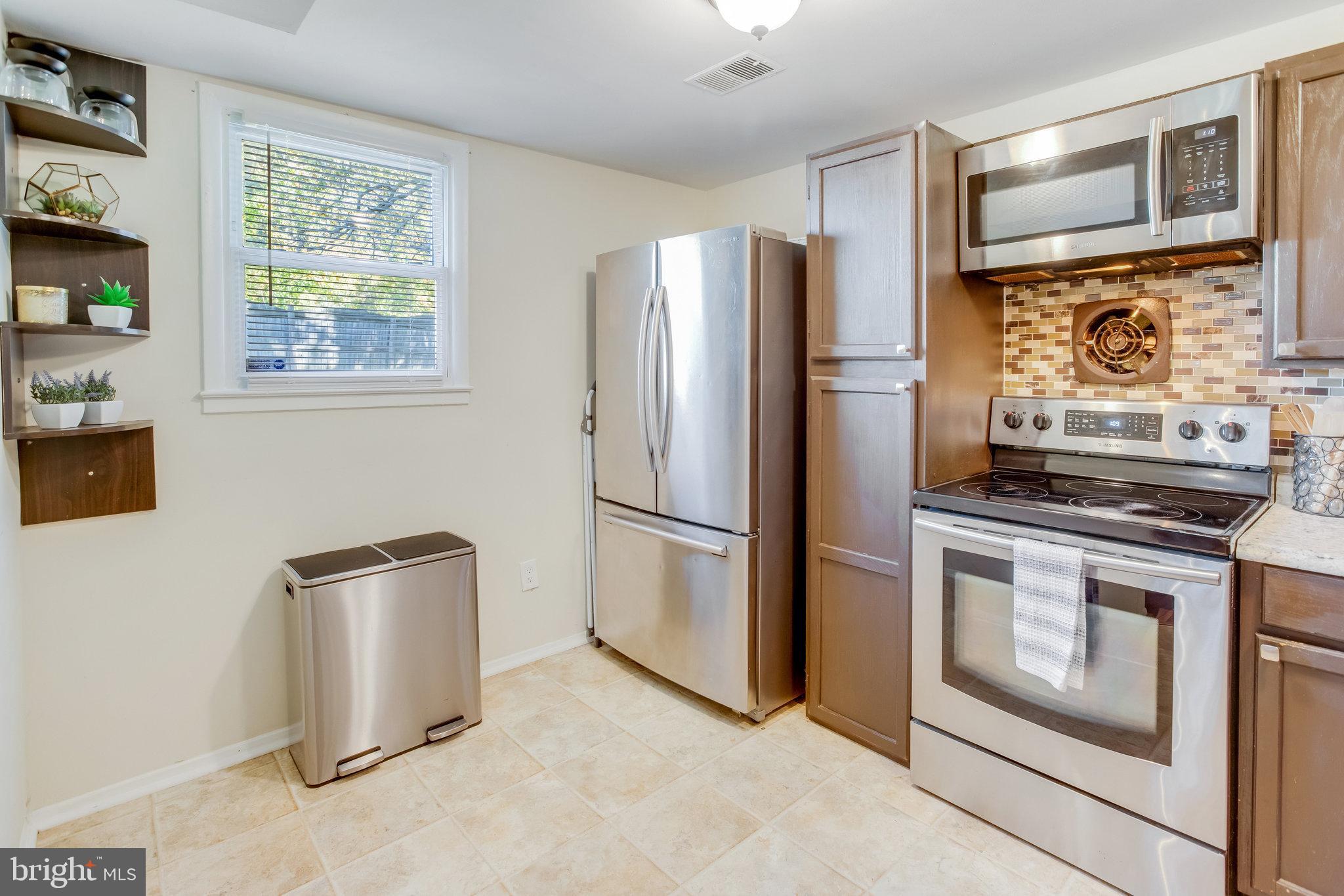 14019 Lindendale ROAD