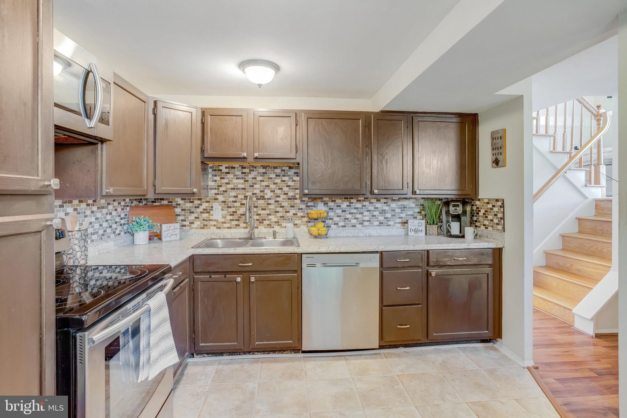 14019 Lindendale ROAD