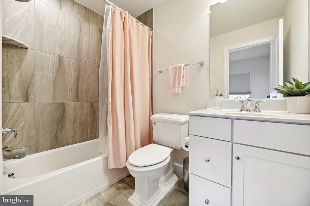 8819 Old Dominion Hunt Cir