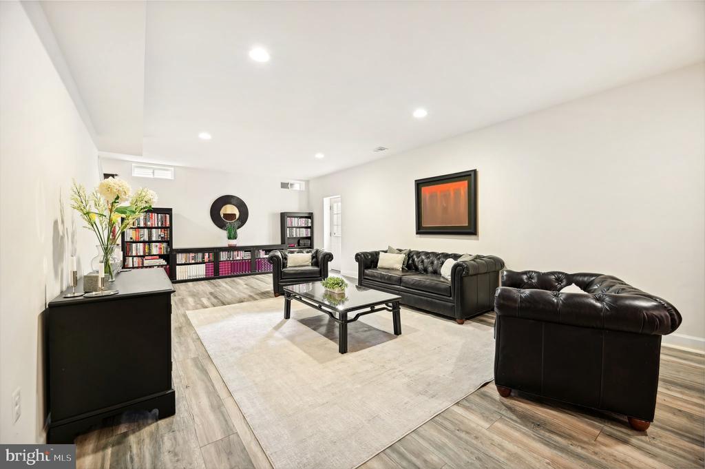8819 Old Dominion Hunt Cir