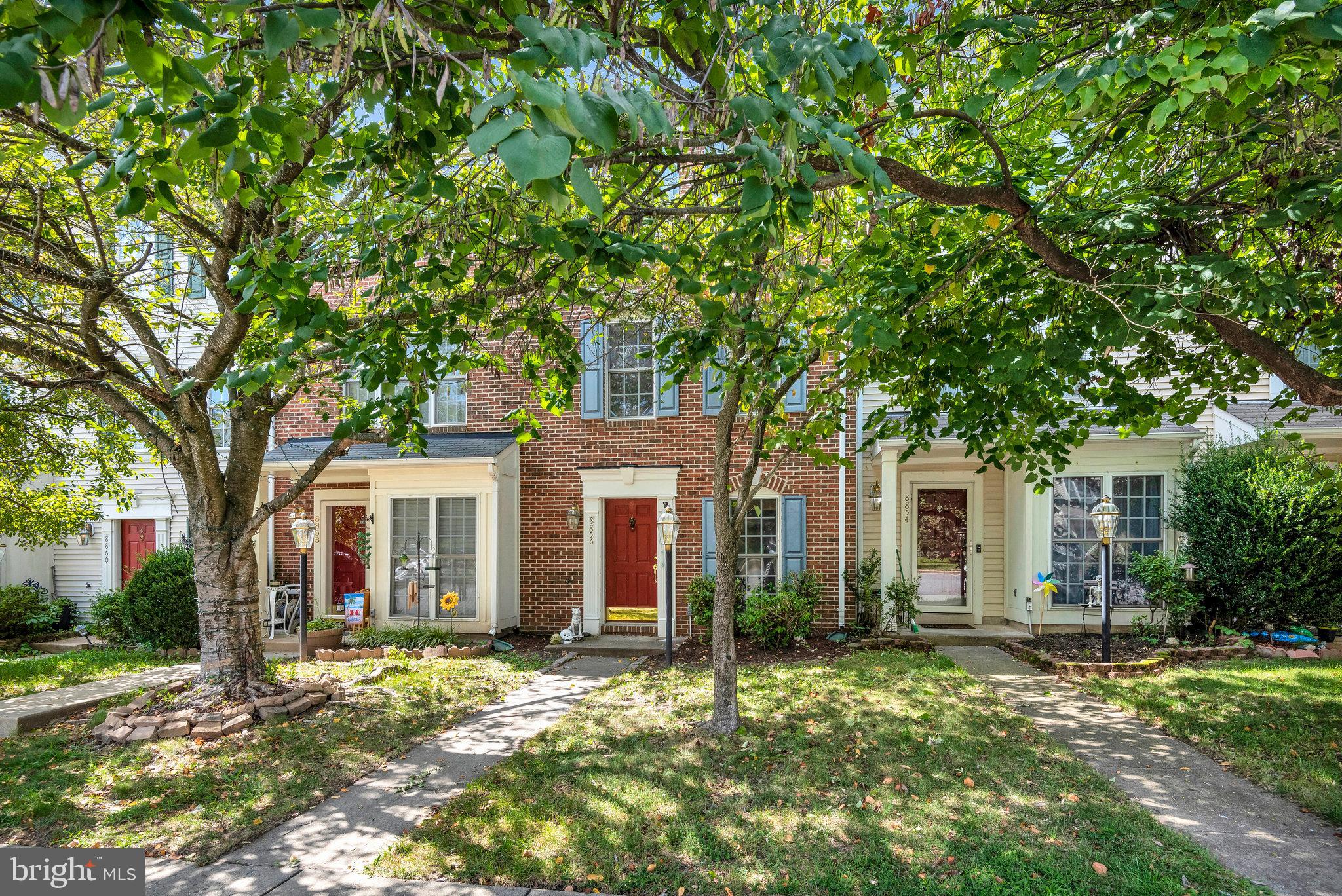 8856 Stable Forest Pl