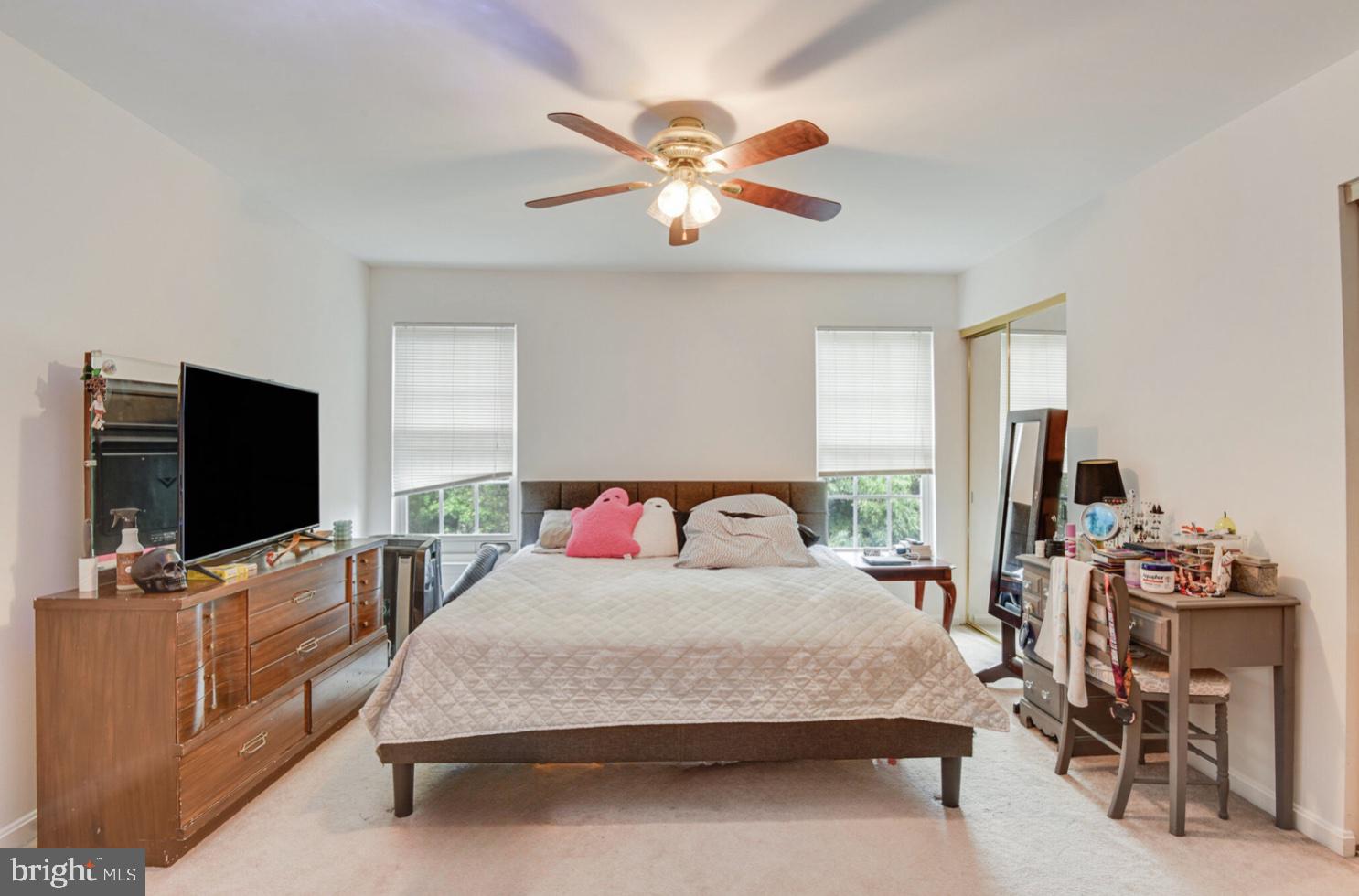 8856 Stable Forest Pl