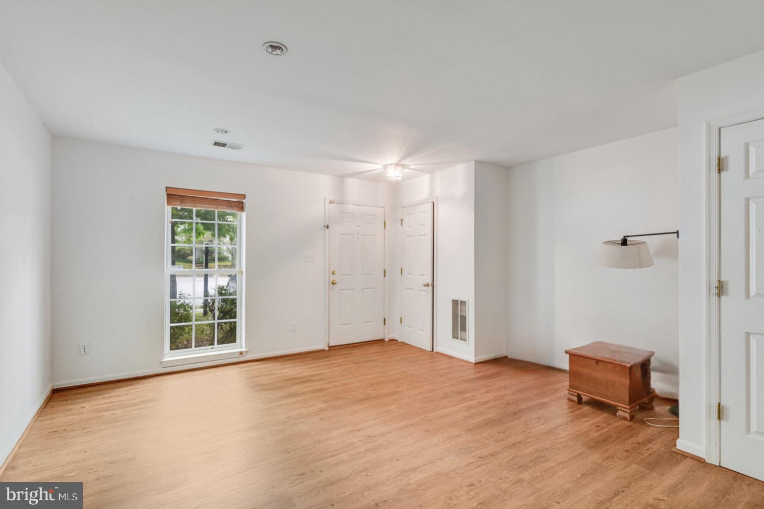 8856 Stable Forest Pl