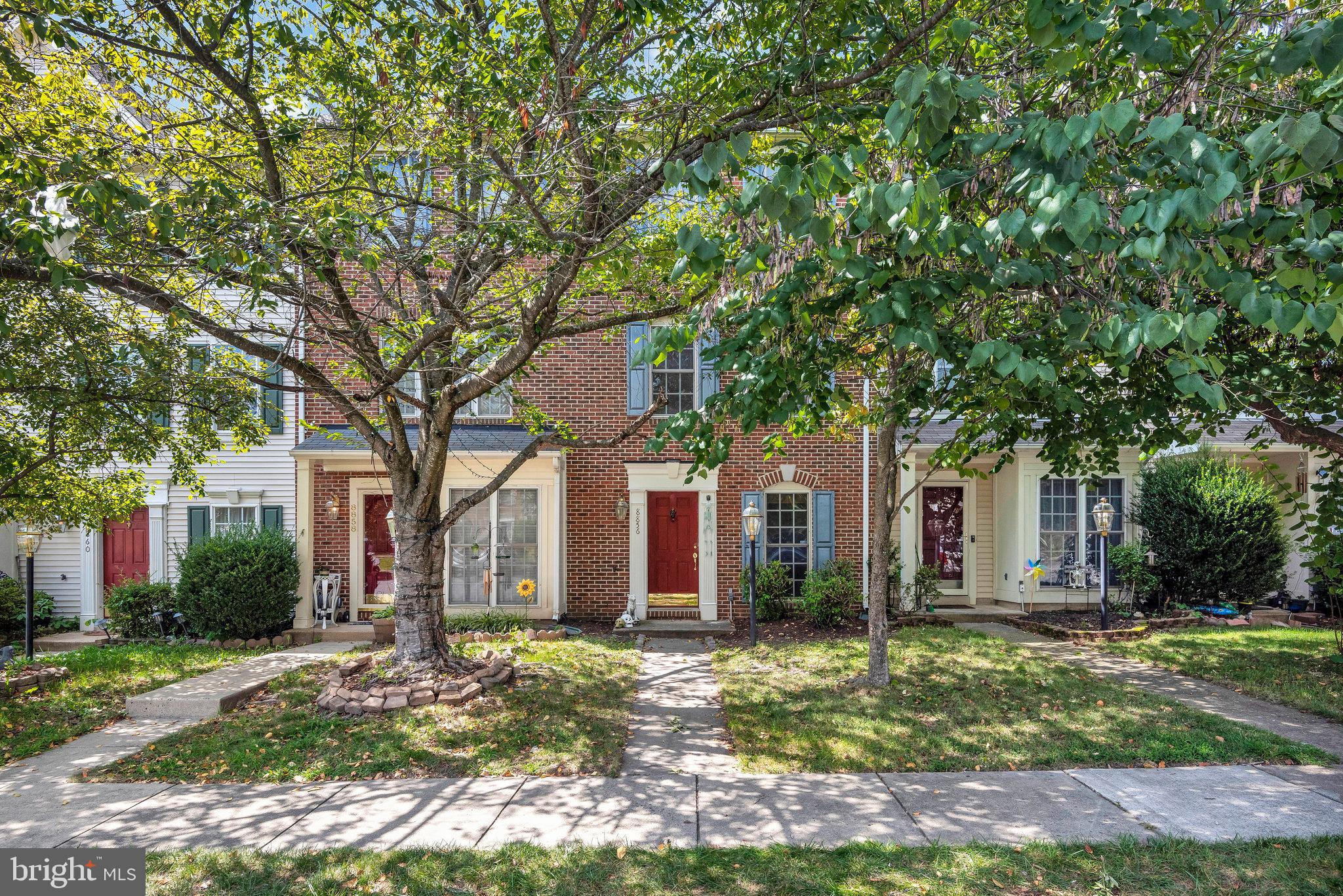 8856 Stable Forest Pl