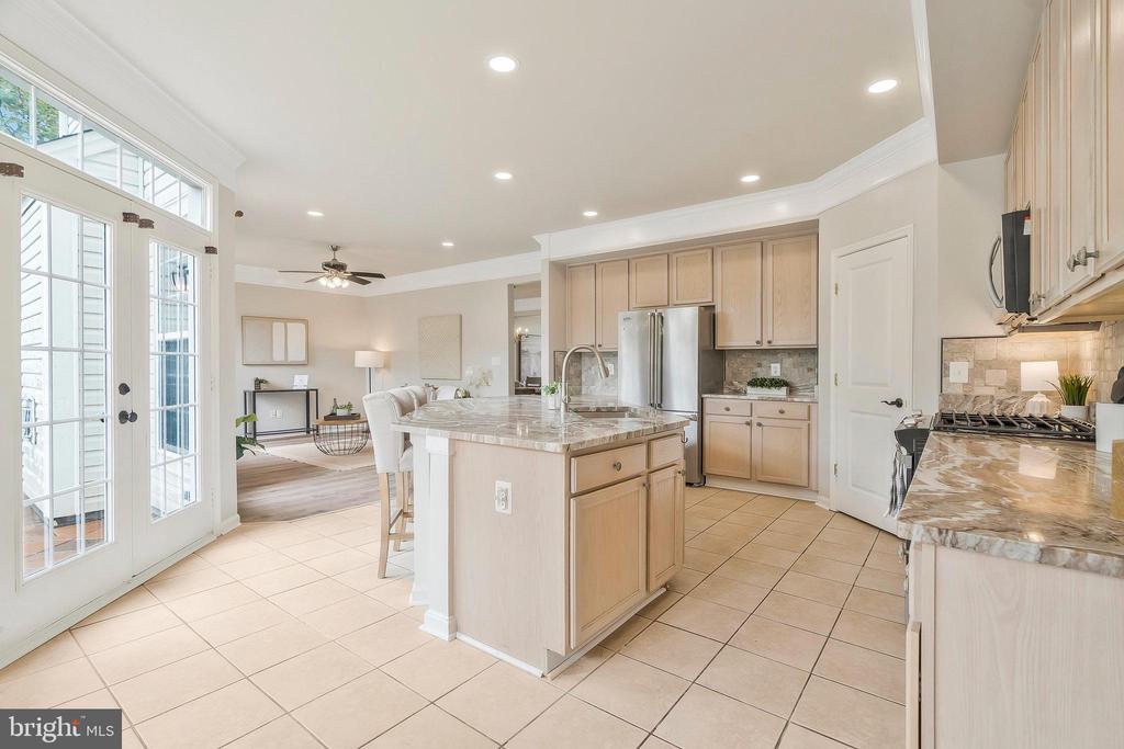 9311 Warren Falls Ln