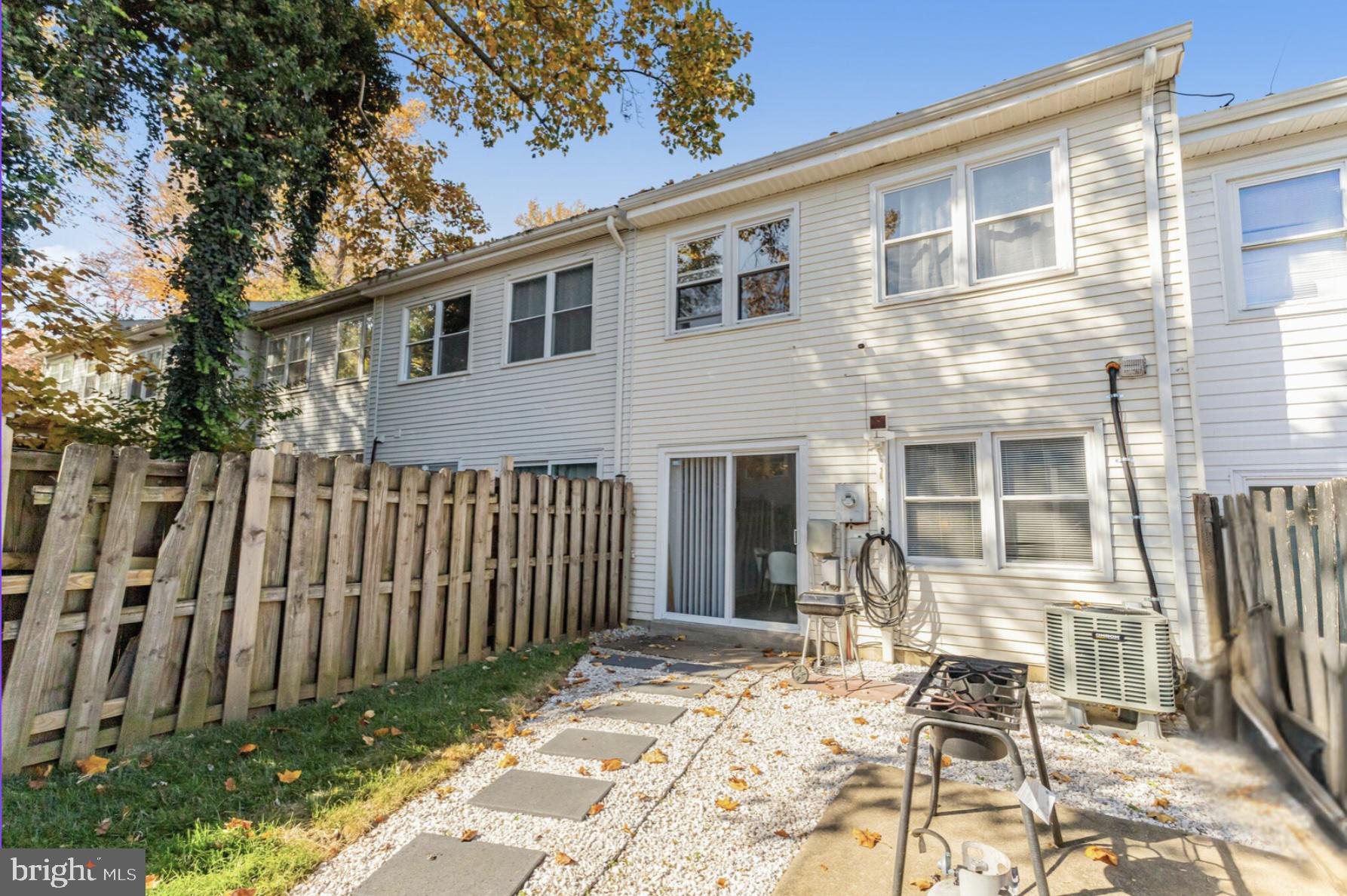 16609 Fern Pl