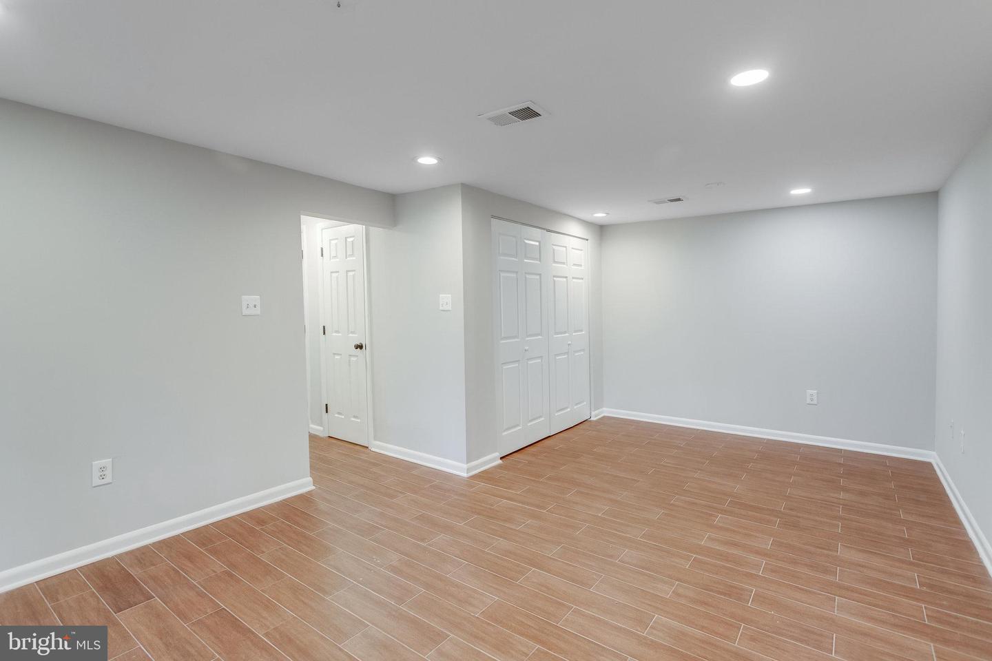 5480 Rector Dr