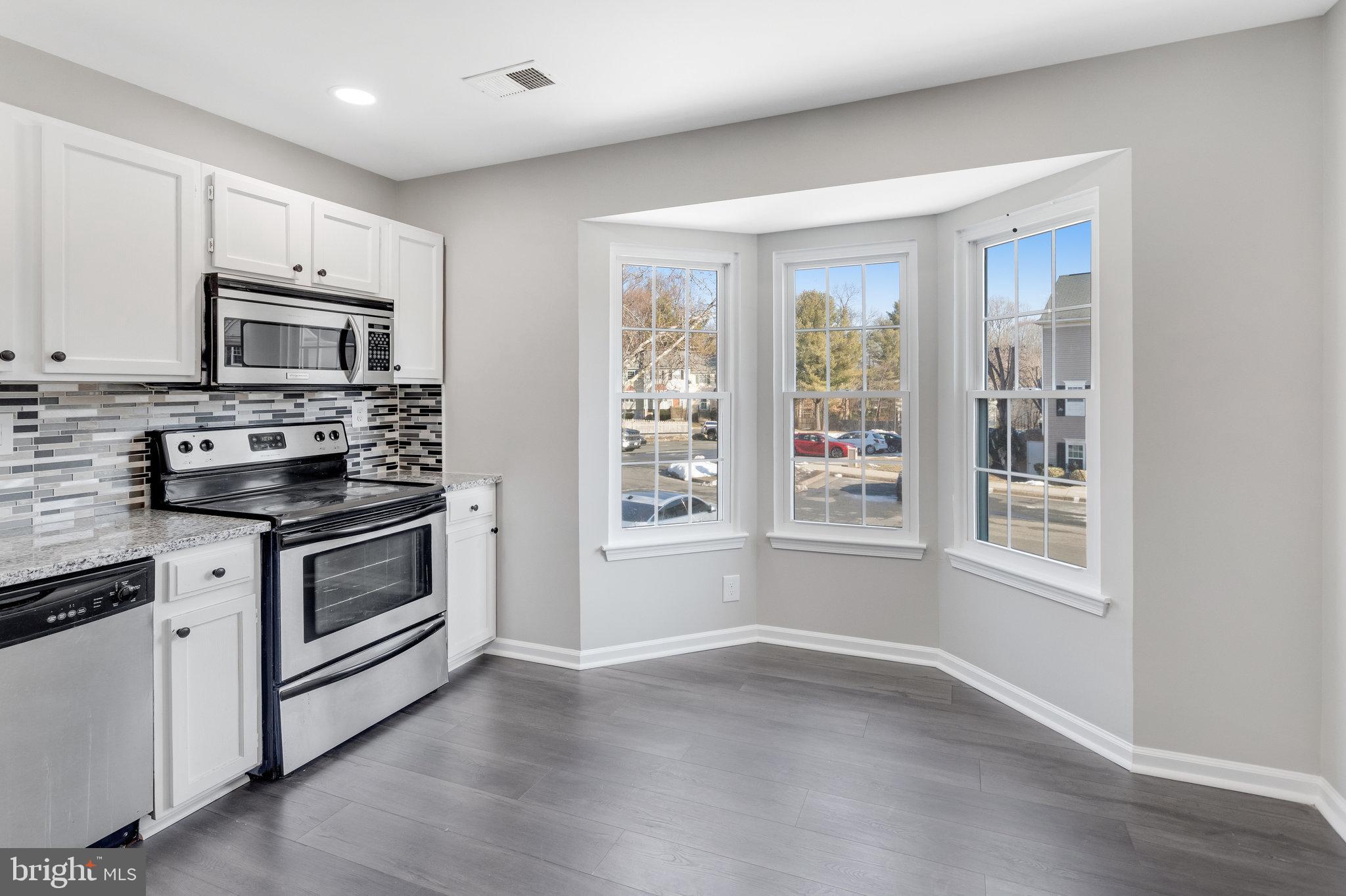 16282 TACONIC CIR