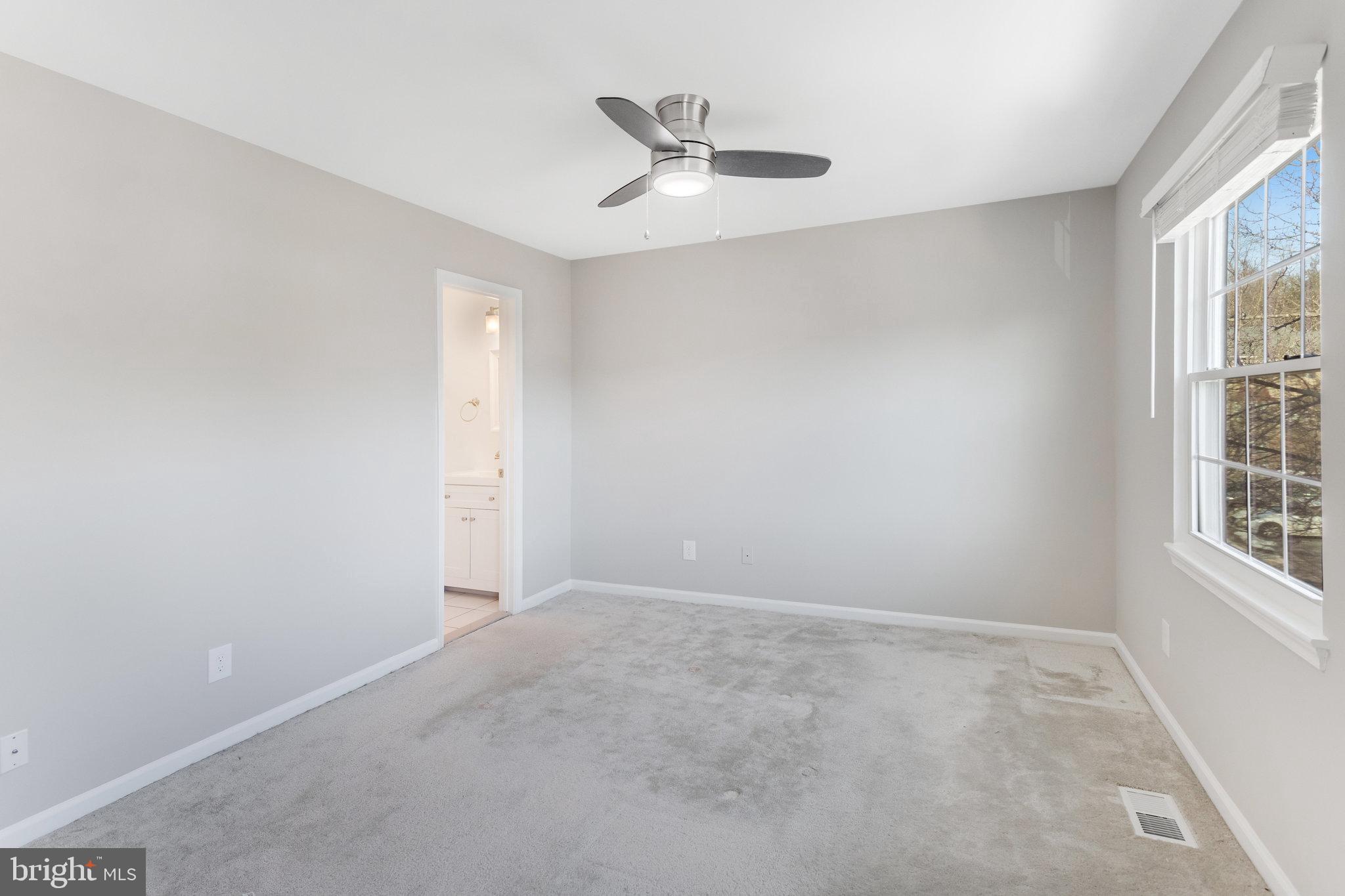 16282 TACONIC CIR