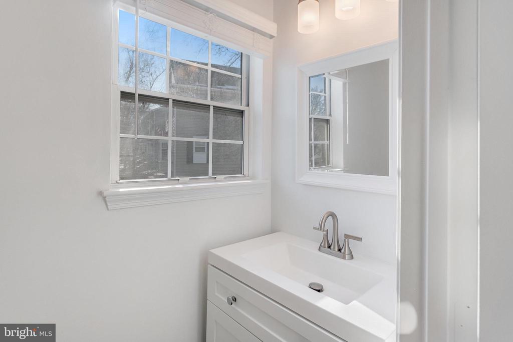 16282 TACONIC CIR