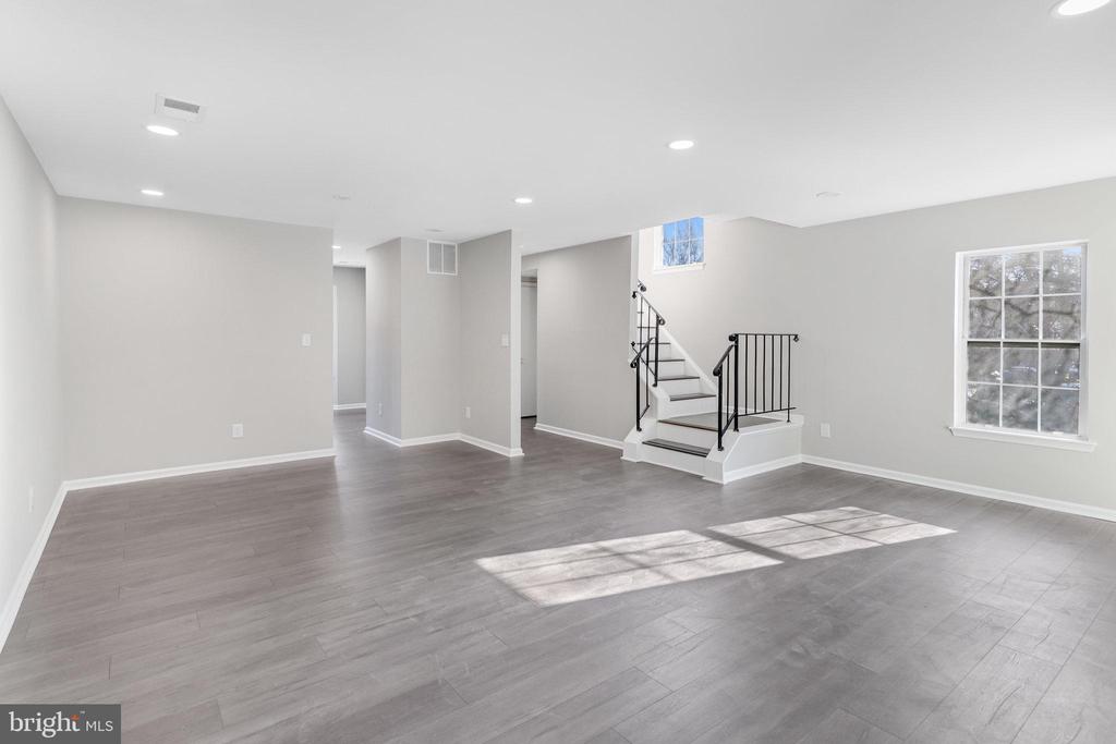 16282 TACONIC CIR