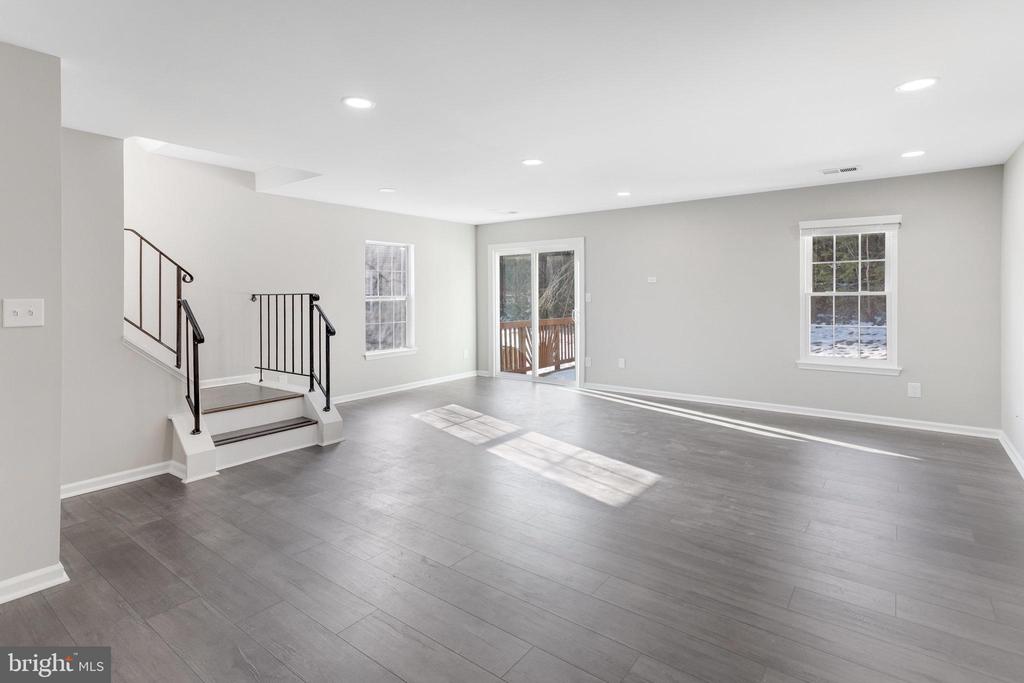 16282 TACONIC CIR