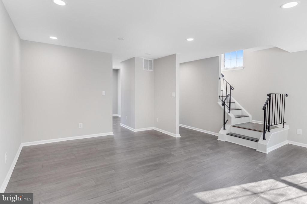 16282 TACONIC CIR