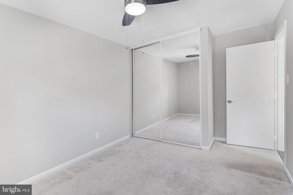 16282 TACONIC CIR