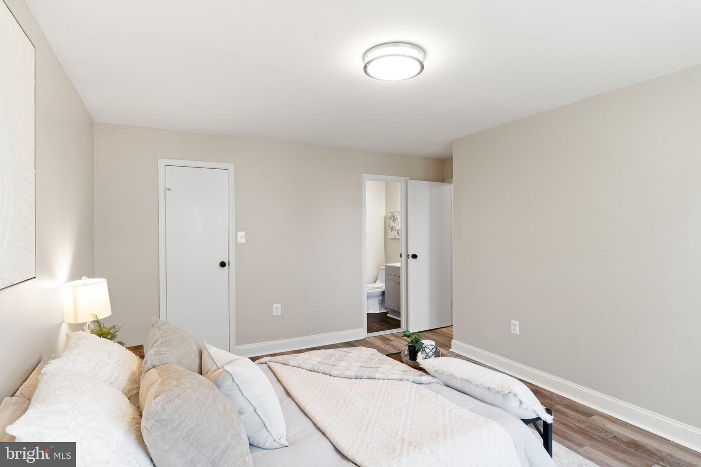 7406 Rokeby Dr