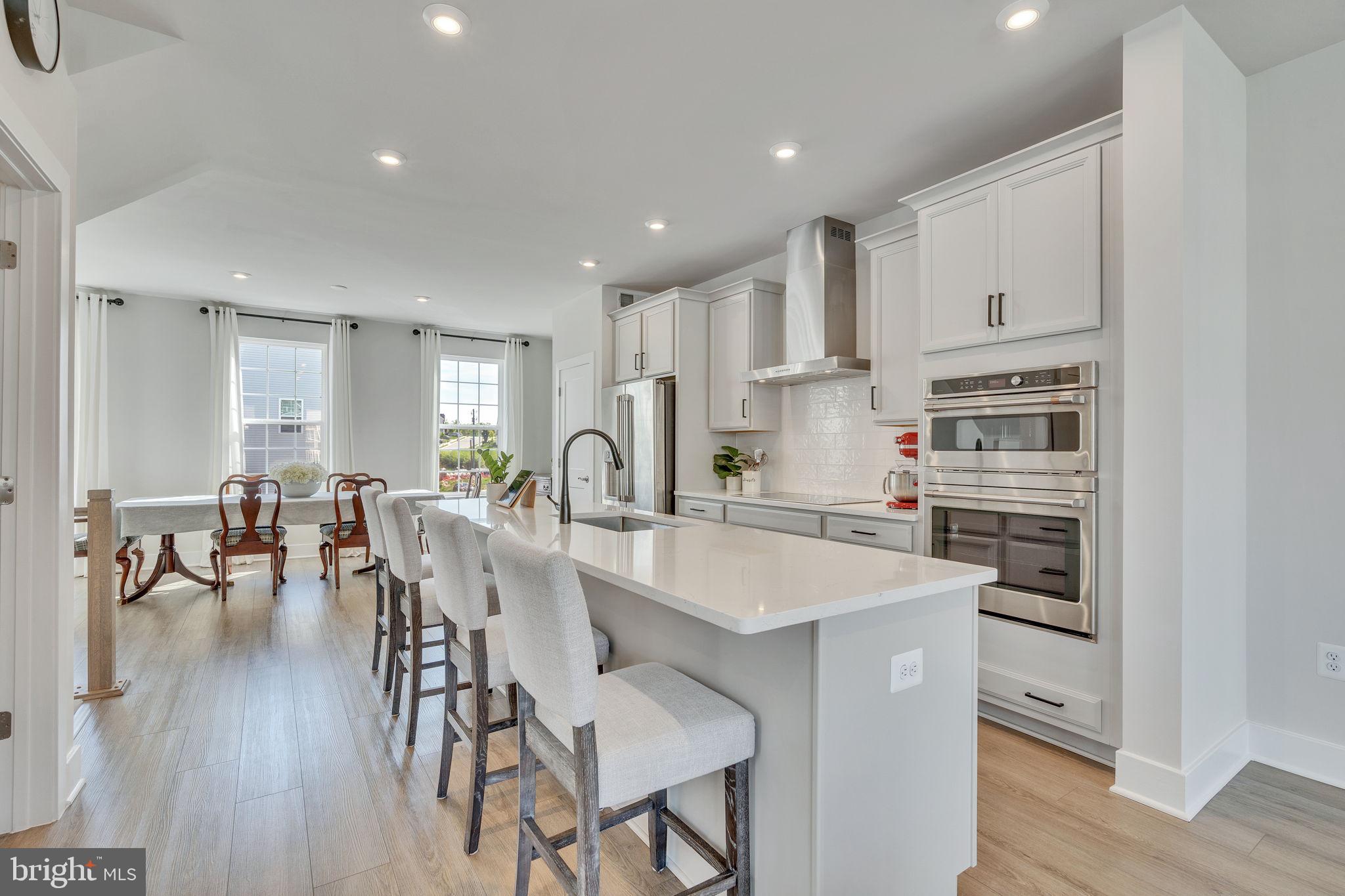 10622 Sheffield Glen Ln