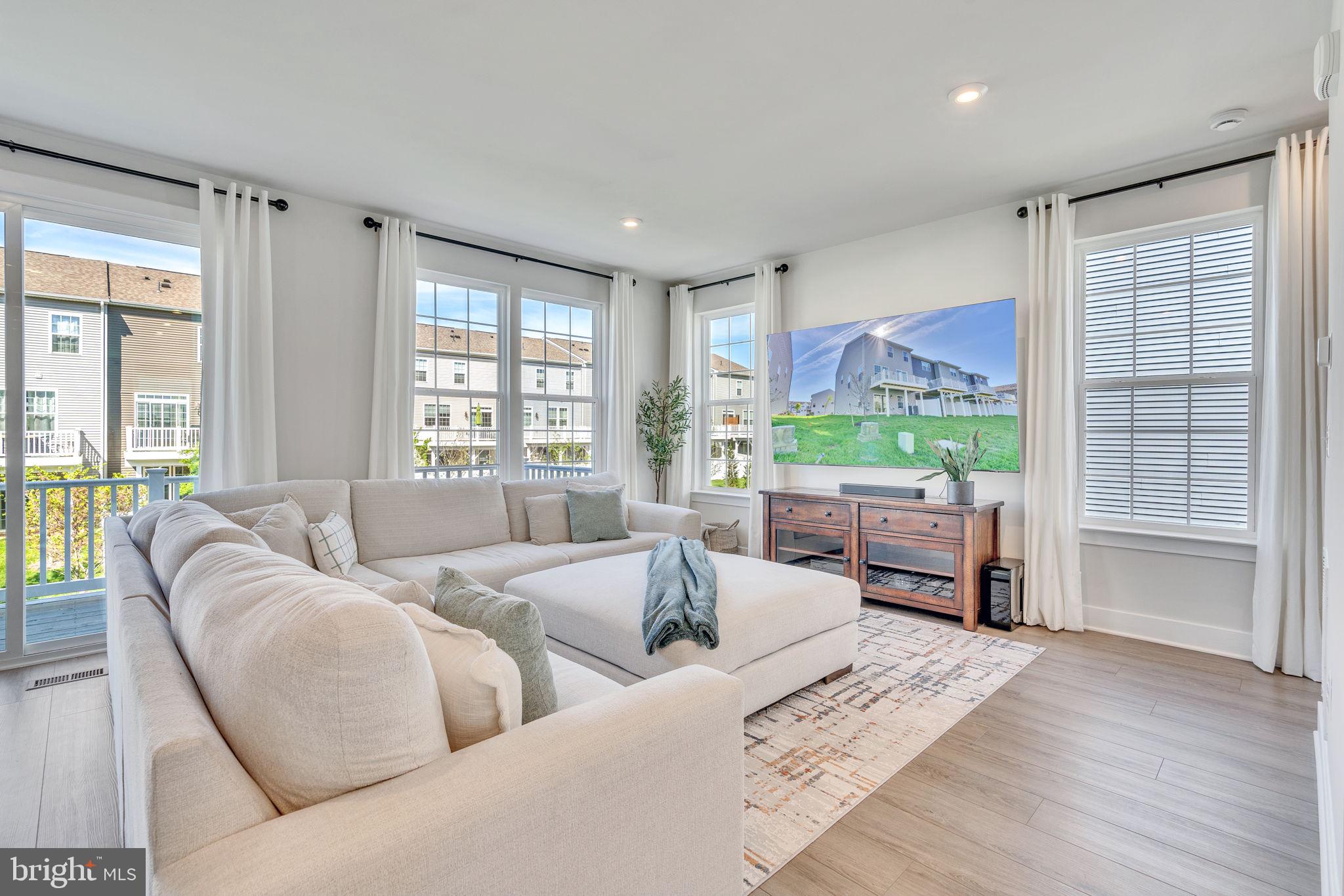 10622 Sheffield Glen Ln