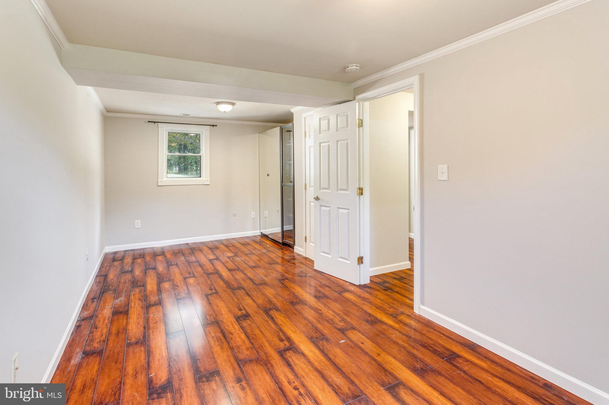 3101 BURBANK LN