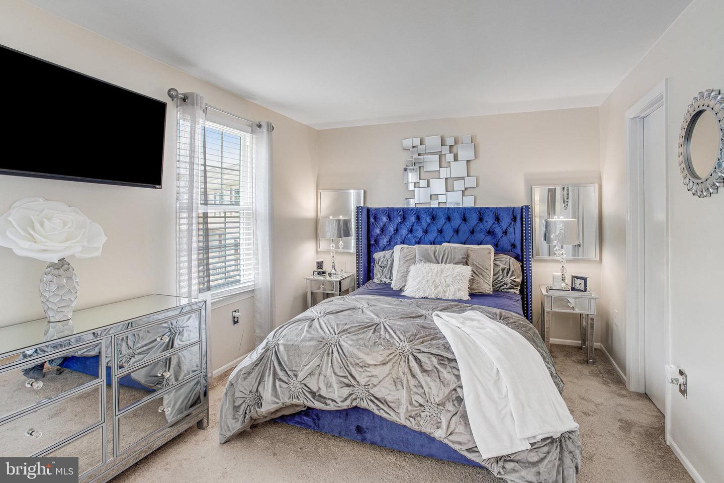 2870 Burgundy Pl