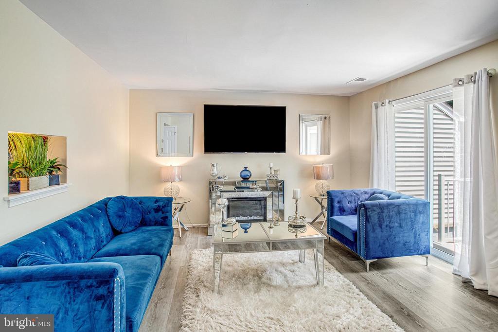 2870 Burgundy Pl
