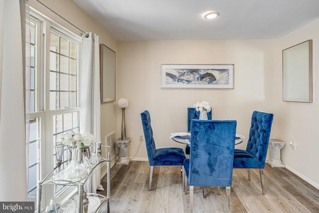 2870 Burgundy Pl