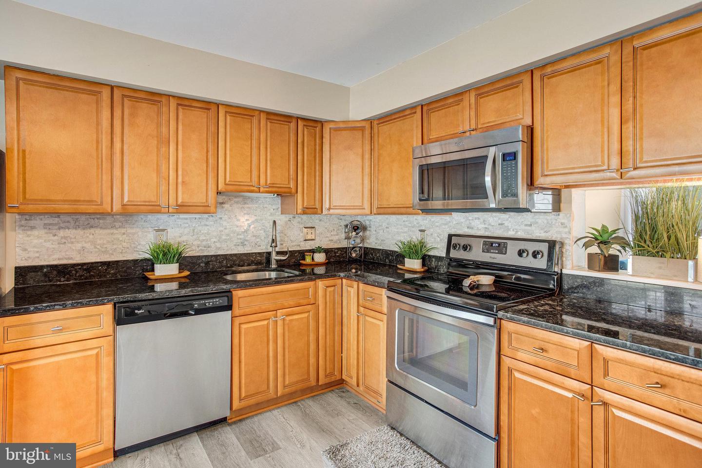 2870 Burgundy Pl