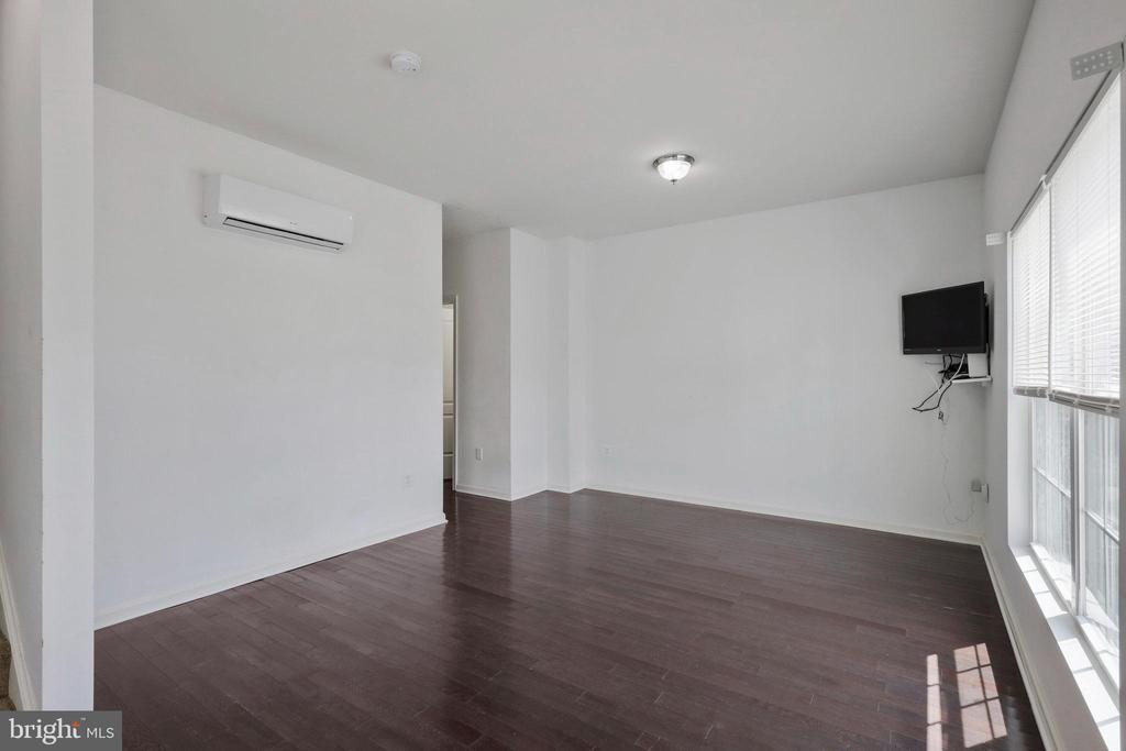 277 4TH AVENUE 102
