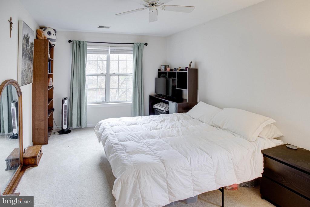 13615 GARFIELD PLACE 203