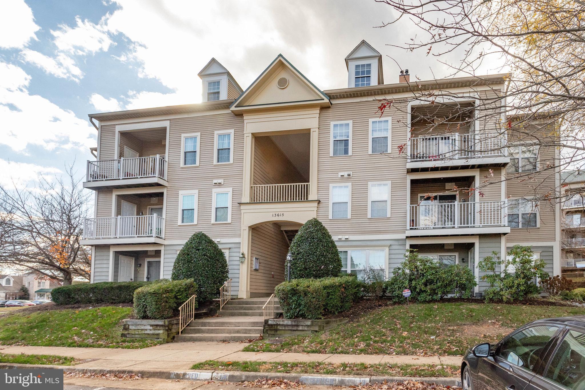 13615 GARFIELD PLACE 203