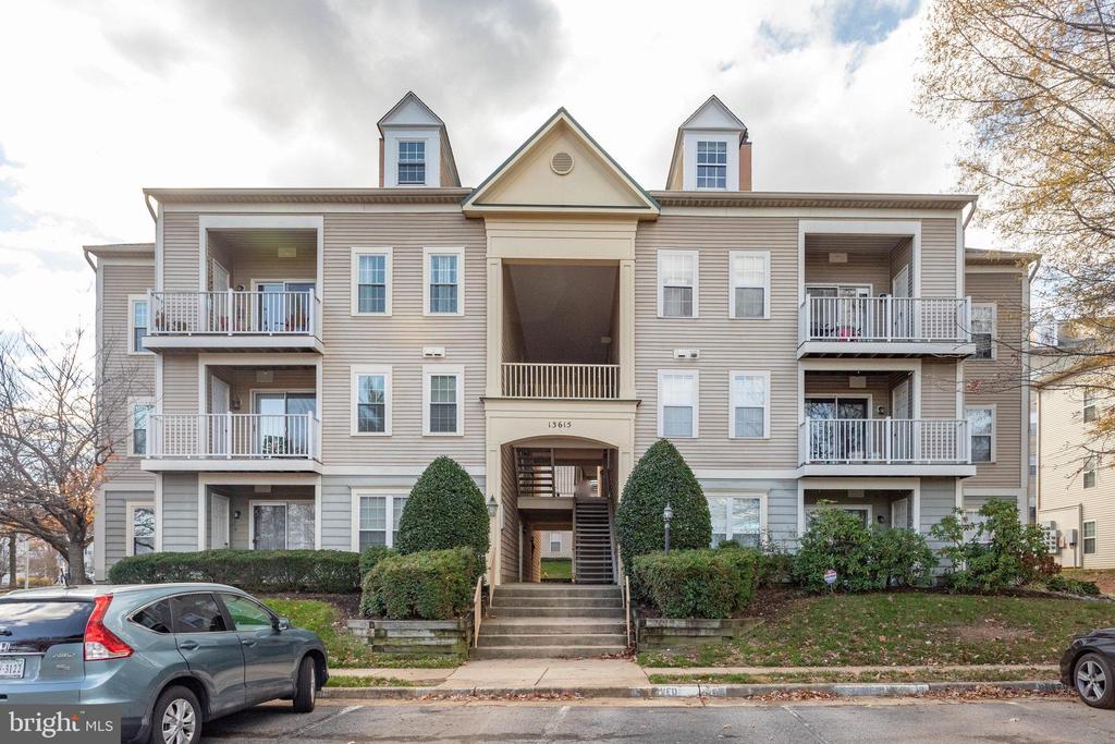 13615 GARFIELD PLACE 203