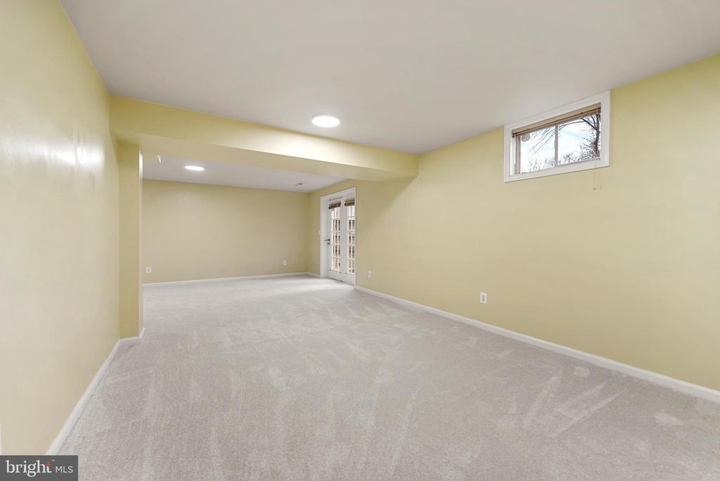 13780 HOLLY FOREST DRIVE