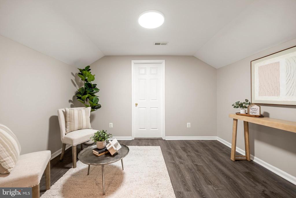 13780 HOLLY FOREST DRIVE