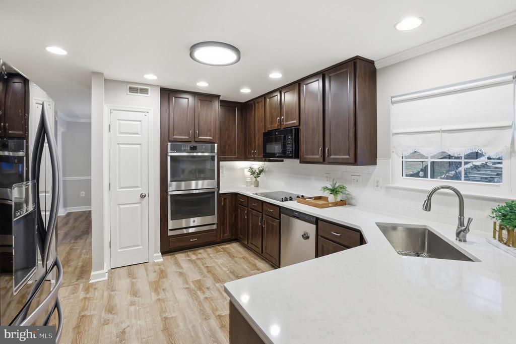 5467 QUAINT DRIVE