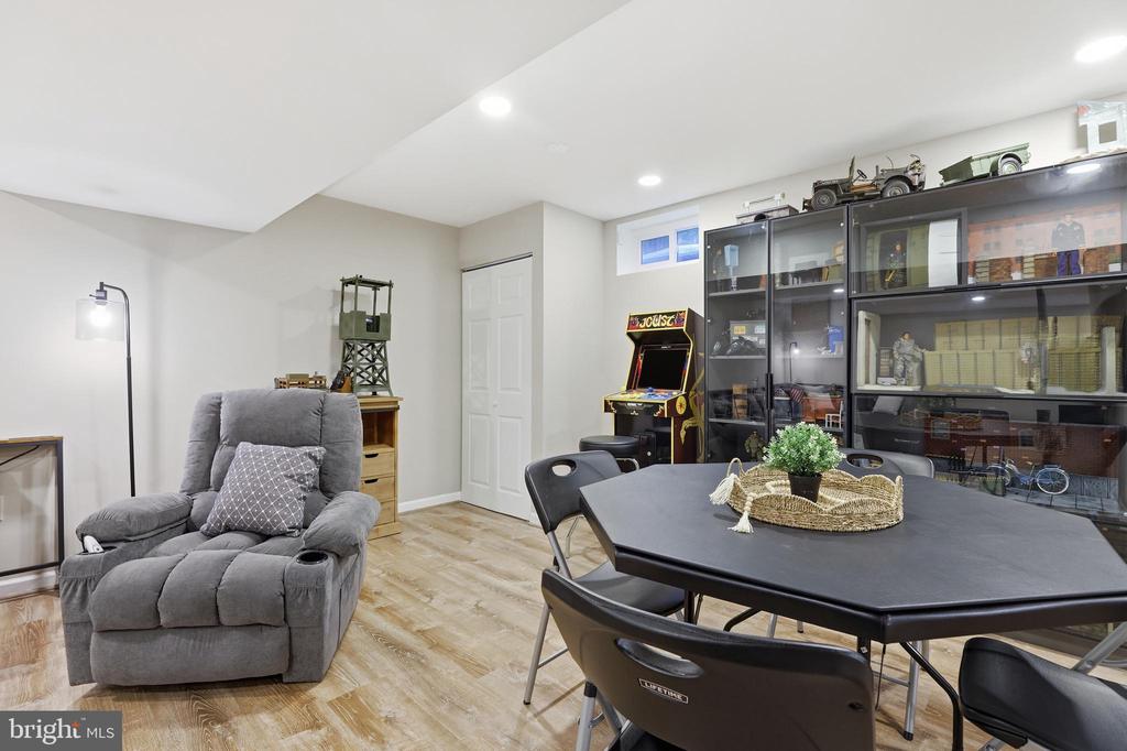 5467 QUAINT DRIVE