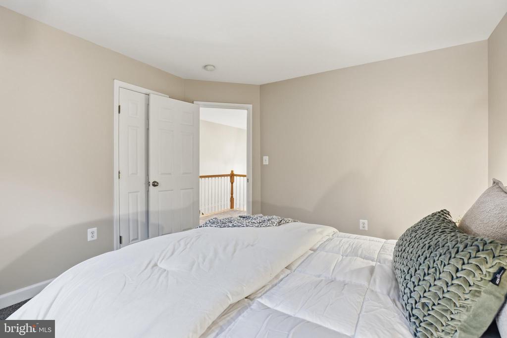 5467 QUAINT DRIVE
