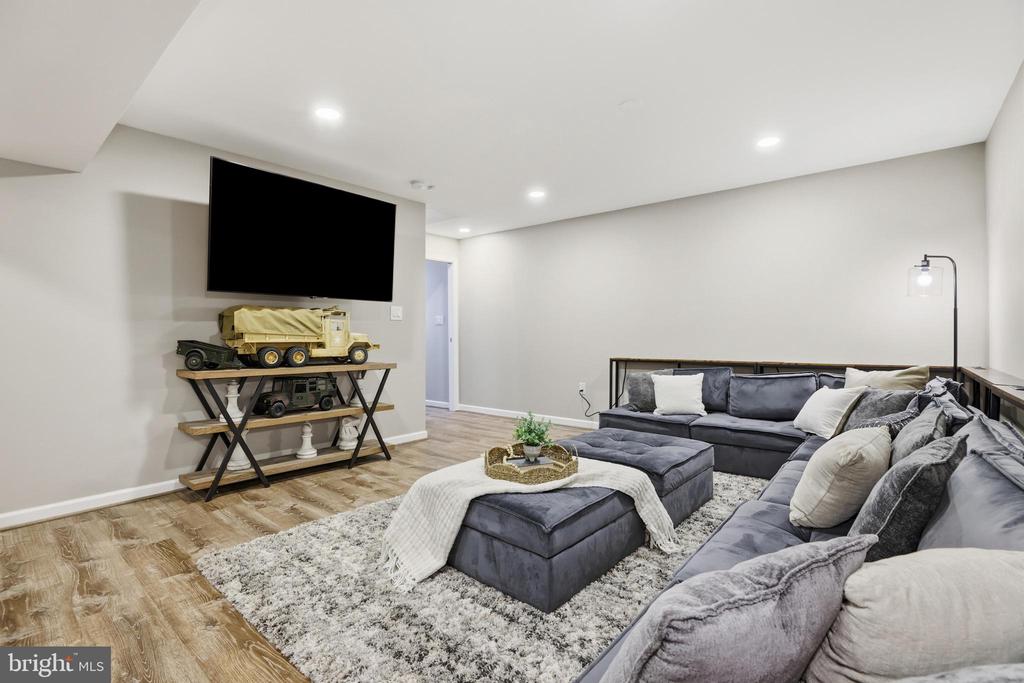 5467 QUAINT DRIVE