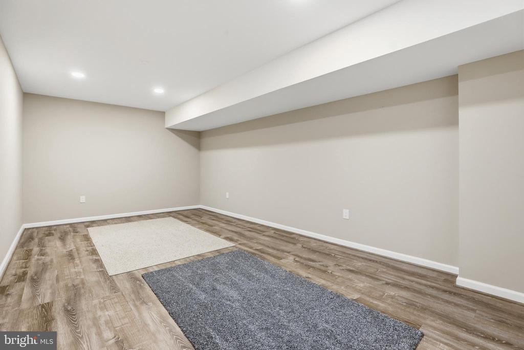 5467 QUAINT DRIVE