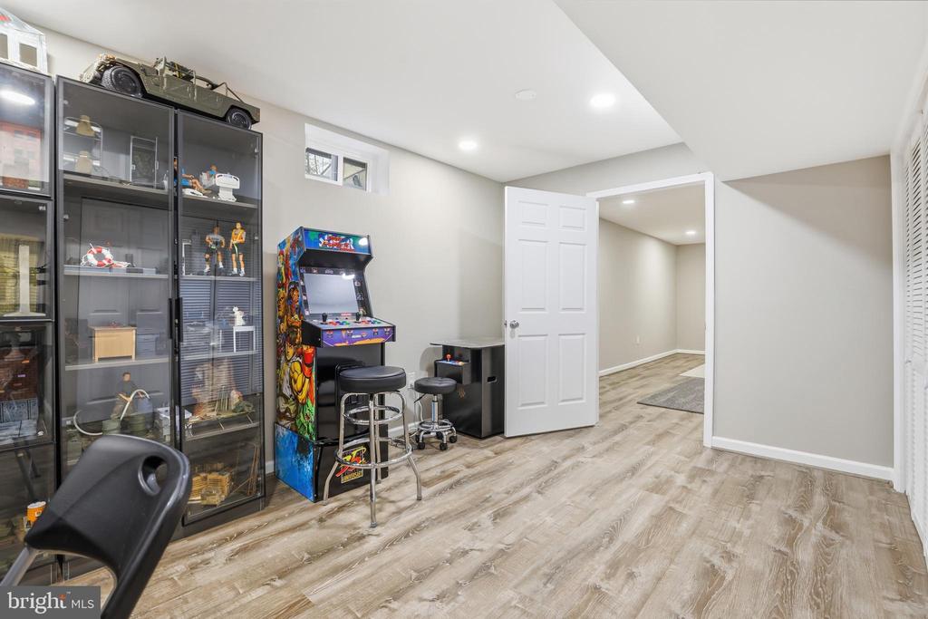 5467 QUAINT DRIVE