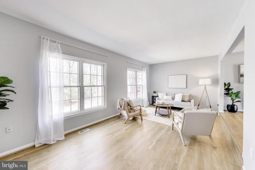 2557 KINGSWOOD COURT