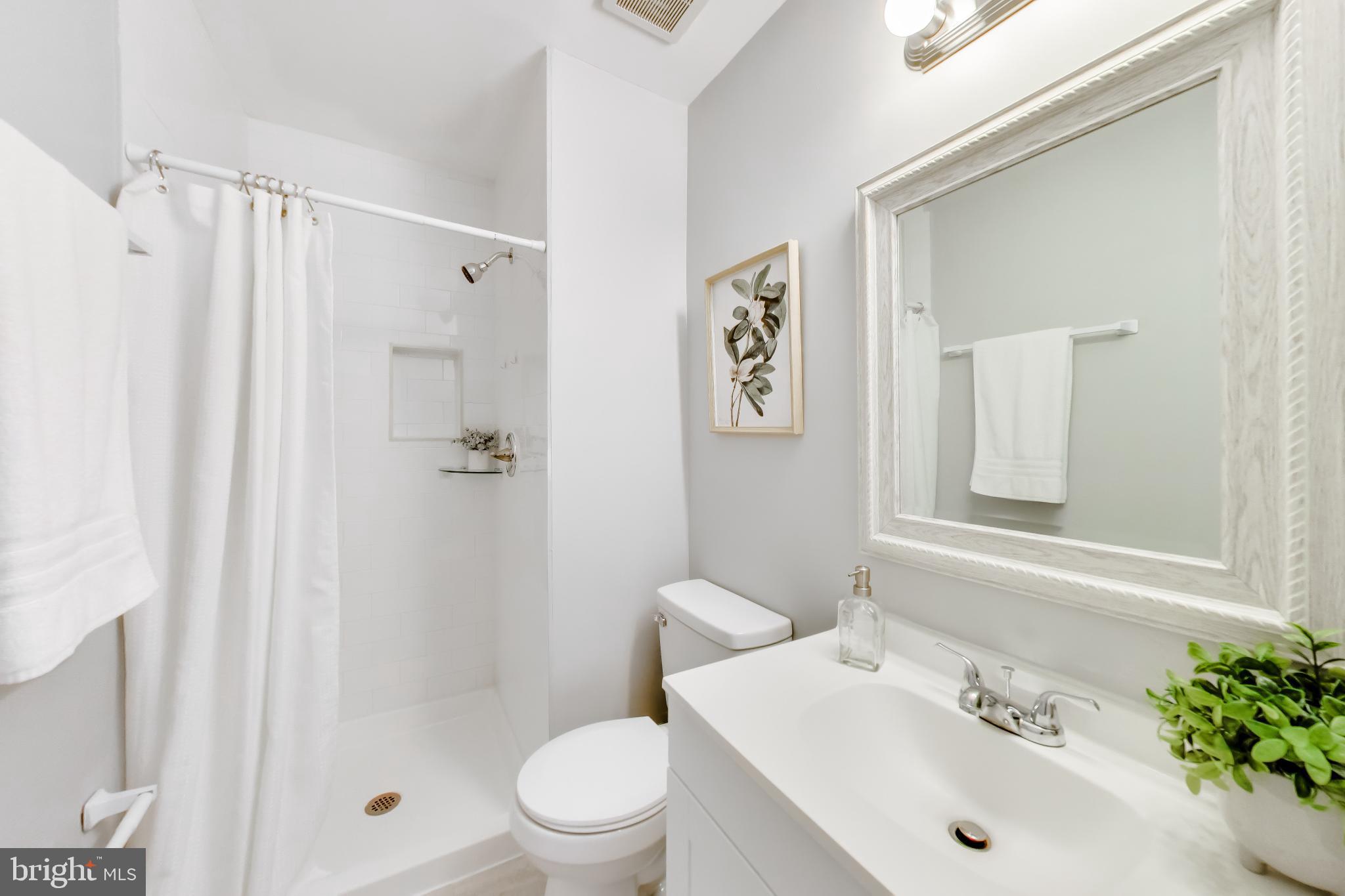 2557 KINGSWOOD COURT