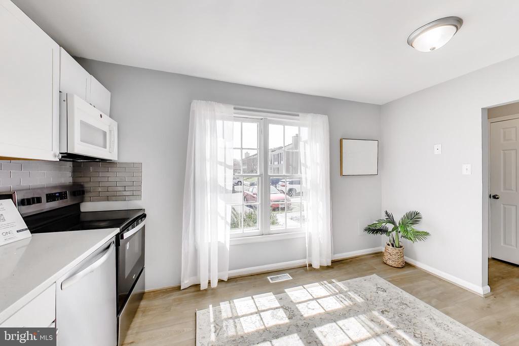 2557 KINGSWOOD COURT